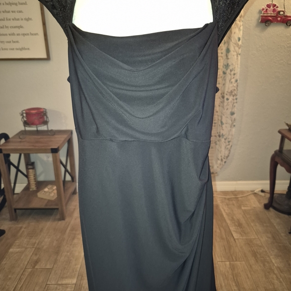 Black Sleeveless Cowl Neck Cocktail Gown - Picture 2 of 6